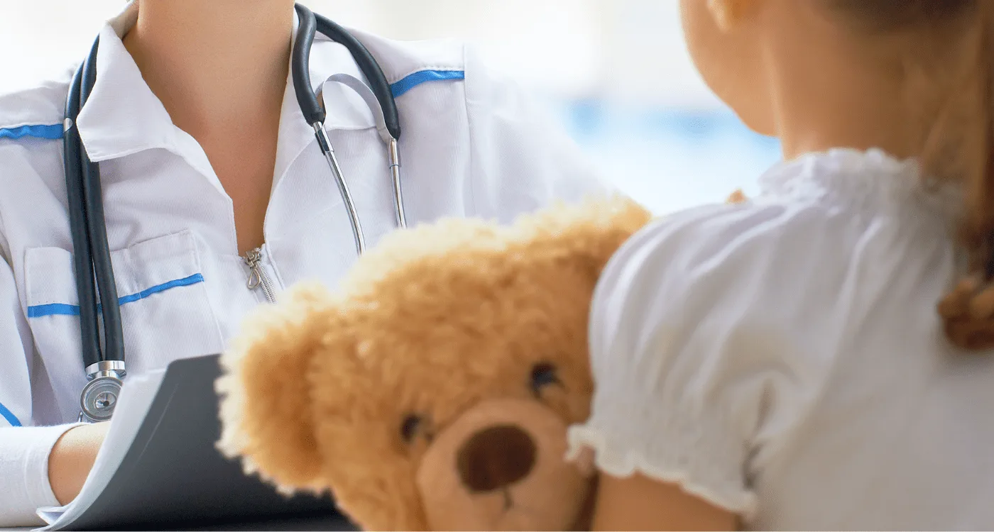 ¿Qué especialista trata el dolor en extremidades en niños?