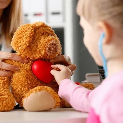 ¿Qué especialista trata los esguinces en niños?